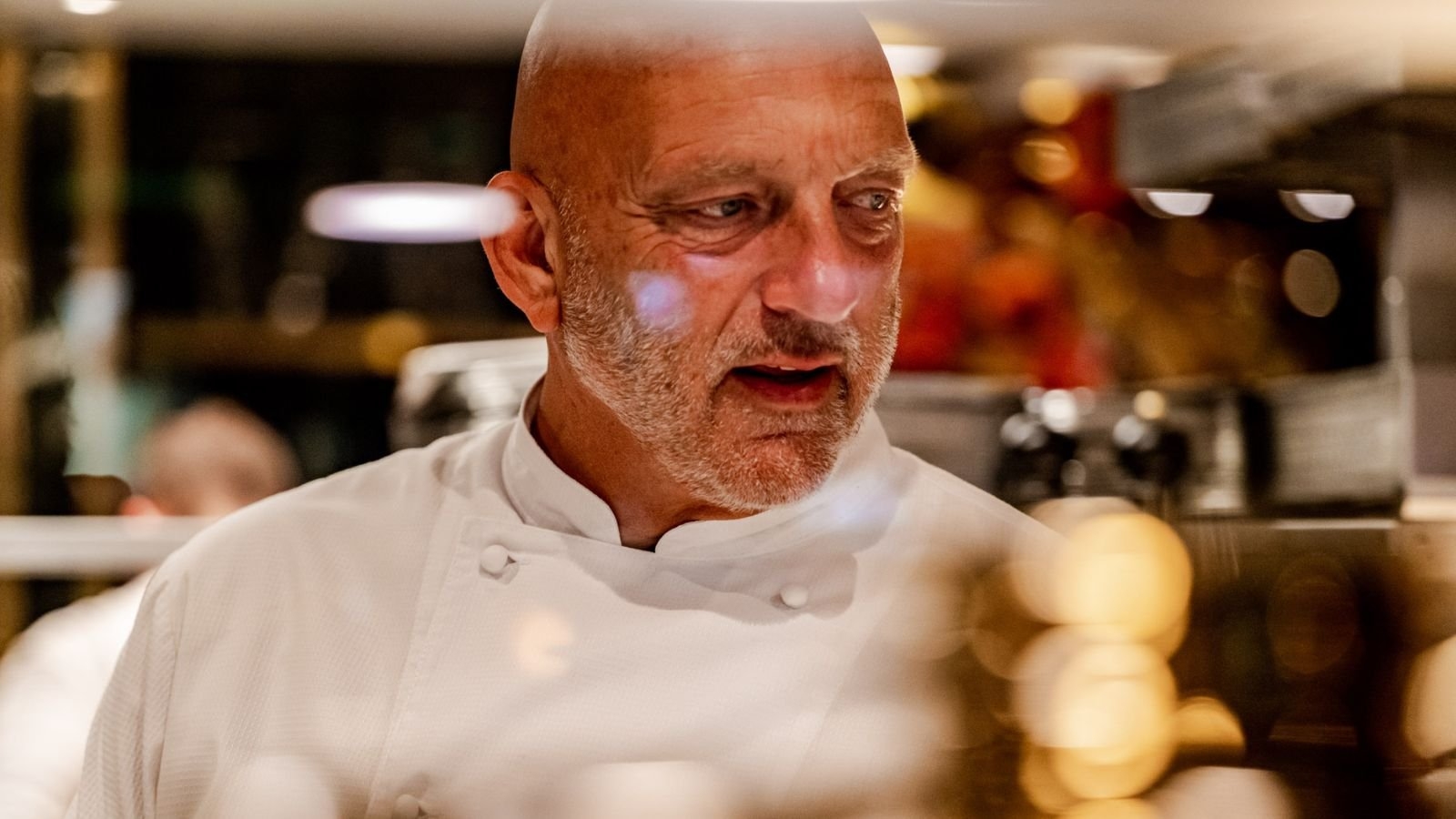 Herman den Blijker kritisch: “Chefs kopiëren massaal dezelfde gerechten via Gronda”